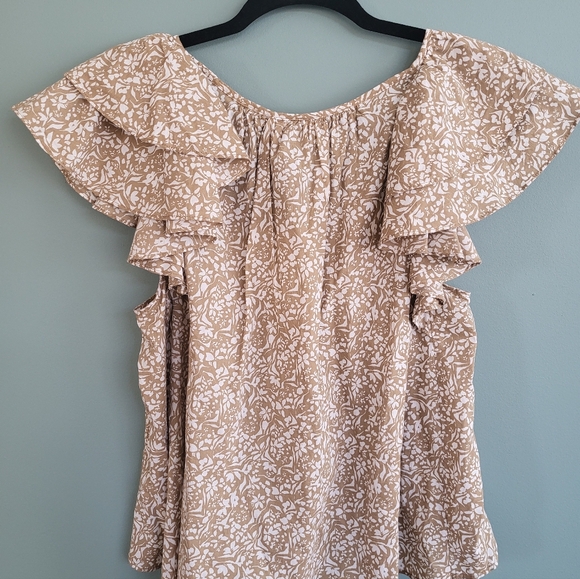 Floral Ruffle Sleeve Top - NWT - Picture 7 of 7